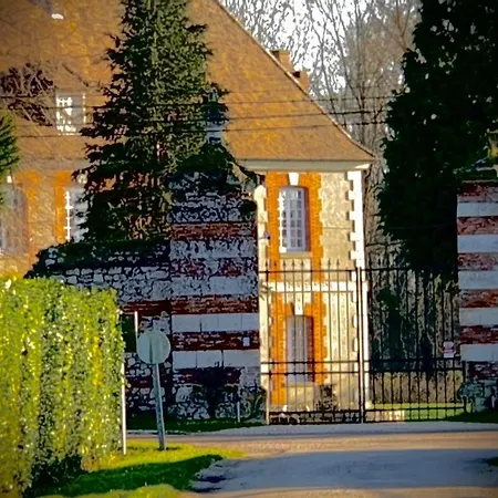 Le Chateau De De Hellenvilliers * Feuguerolles